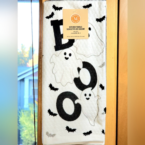 NWT Martha Stewart Ghost BOO Kitchen Towel Set Halloween Kitchen Towels - Picture 1 of 2
